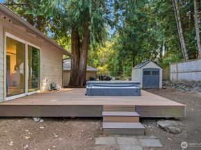 1210 NW Huckle Drive, Bremerton WA 98311