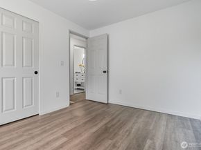 1210 NW Huckle Drive, Bremerton WA 98311