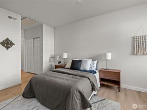 1416 Huckleberry Circle, Issaquah WA 98029