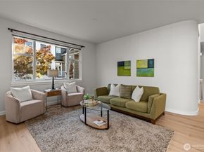 1416 Huckleberry Circle, Issaquah WA 98029