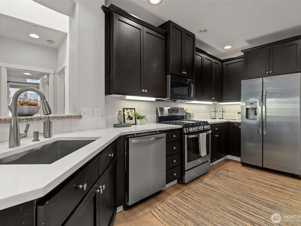 1416 Huckleberry Circle, Issaquah WA 98029