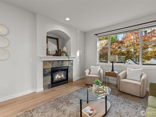 1416 Huckleberry Circle, Issaquah WA 98029