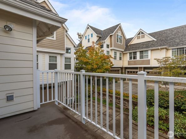 1416 Huckleberry Circle, Issaquah WA 98029
