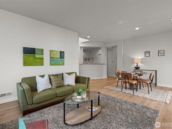 1416 Huckleberry Circle, Issaquah WA 98029