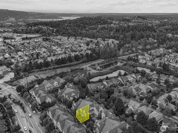 1416 Huckleberry Circle, Issaquah WA 98029