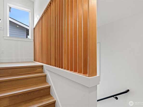 8005 25th Avenue NW, Seattle WA 98117