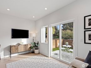 8005 25th Avenue NW, Seattle WA 98117