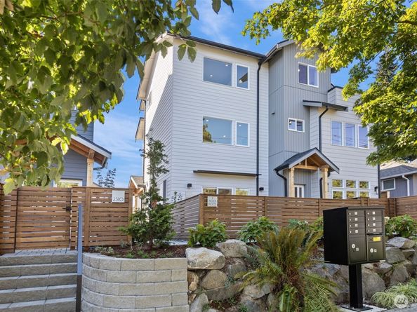 8005 25th Avenue NW, Seattle WA 98117