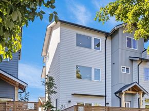 8005 25th Avenue NW, Seattle WA 98117