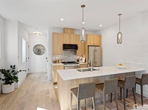 8005 25th Avenue NW, Seattle WA 98117