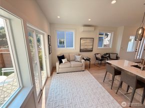 8005 25th Avenue NW, Seattle WA 98117