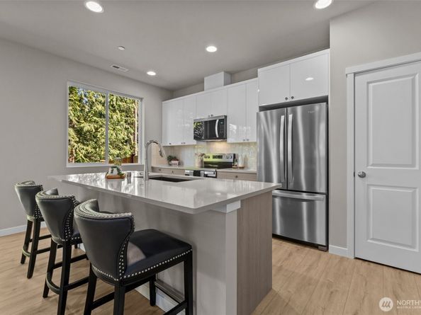 122 169th Place SW A, Bothell WA 98012