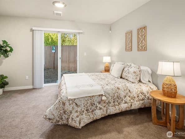 309 207th Place SE, Bothell WA 98012