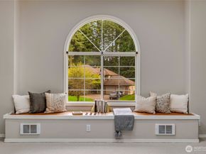 14227 192nd Avenue NE, Woodinville WA 98077