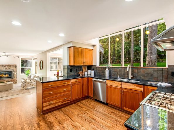 14227 192nd Avenue NE, Woodinville WA 98077