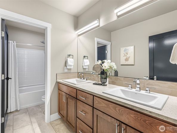 4888 194th Avenue SE, Issaquah WA 98027