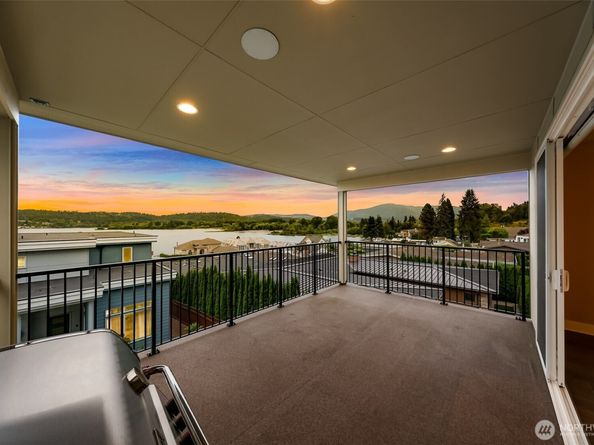 4888 194th Avenue SE, Issaquah WA 98027