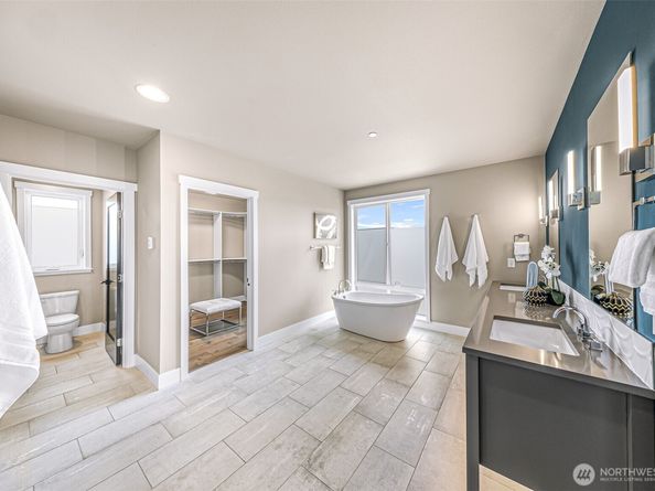 4888 194th Avenue SE, Issaquah WA 98027
