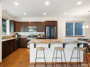 1008 Samara Street, Bremerton WA 98310