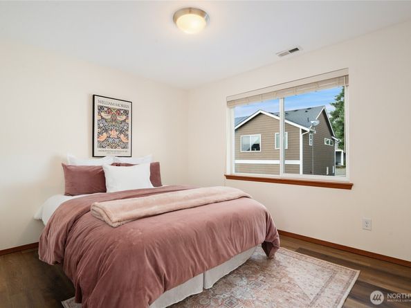 1008 Samara Street, Bremerton WA 98310