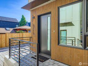 5715 35th Avenue NE, Seattle WA 98105