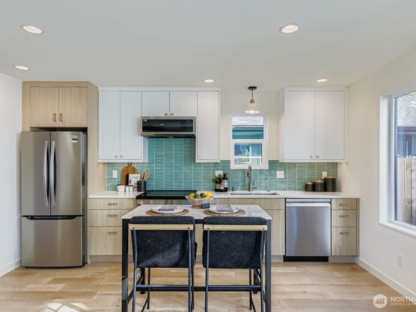 5715 35th Avenue NE, Seattle WA 98105