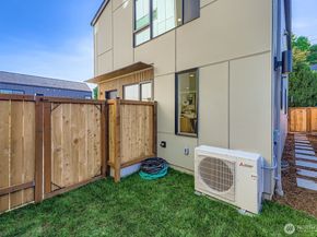 5715 35th Avenue NE, Seattle WA 98105