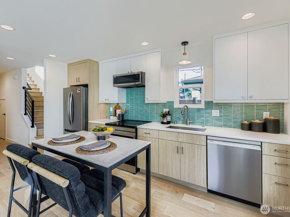 5715 35th Avenue NE, Seattle WA 98105