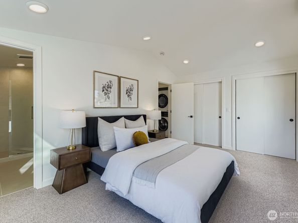 5715 35th Avenue NE, Seattle WA 98105