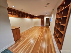 9380 Ferncliff Avenue NE, Bainbridge Island WA 98110