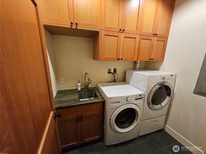 9380 Ferncliff Avenue NE, Bainbridge Island WA 98110