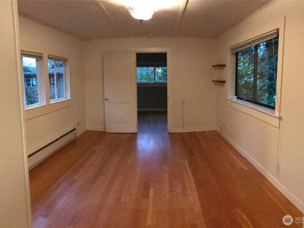 9380 Ferncliff Avenue NE, Bainbridge Island WA 98110