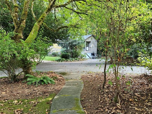 9380 Ferncliff Avenue NE, Bainbridge Island WA 98110