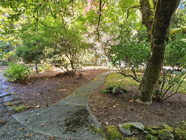 9380 Ferncliff Avenue NE, Bainbridge Island WA 98110