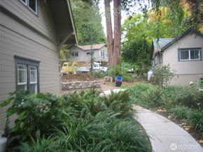 9380 Ferncliff Avenue NE, Bainbridge Island WA 98110