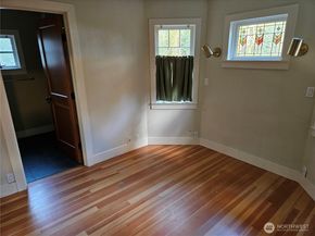 9380 Ferncliff Avenue NE, Bainbridge Island WA 98110