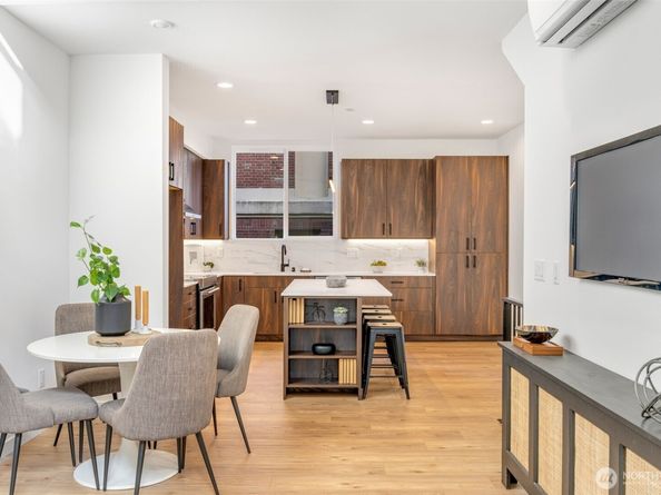 2110 1st Avenue N, Seattle WA 98109