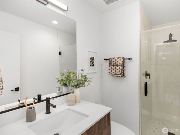 2110 1st Avenue N, Seattle WA 98109