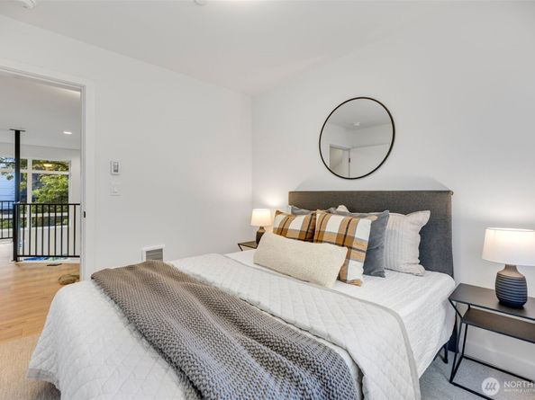 2110 1st Avenue N, Seattle WA 98109