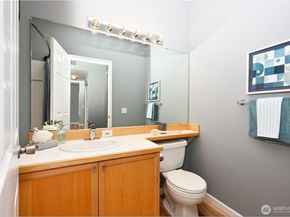 17204 123rd Place NE N104, Bothell WA 98011
