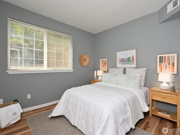 17204 123rd Place NE N104, Bothell WA 98011