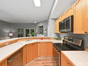 17204 123rd Place NE N104, Bothell WA 98011