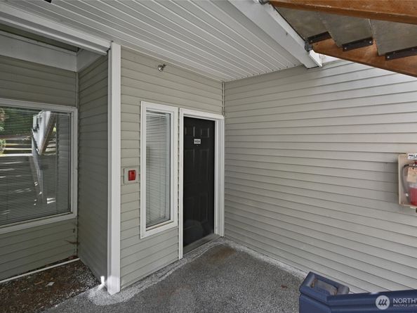 17204 123rd Place NE N104, Bothell WA 98011