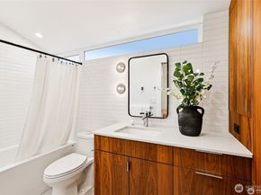 8605 5th Avenue NE B, Seattle WA 98115