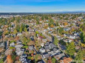 8605 5th Avenue NE B, Seattle WA 98115