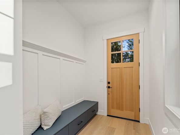 16656 NE 12th Street, Bellevue WA 98008