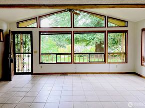 17017 10th Avenue NE, Shoreline WA 98155