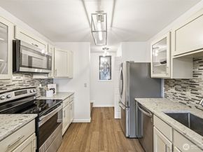 17464 NE 38th Street B202, Redmond WA 98052