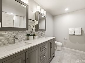 17464 NE 38th Street B202, Redmond WA 98052