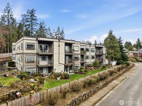 17464 NE 38th Street B202, Redmond WA 98052